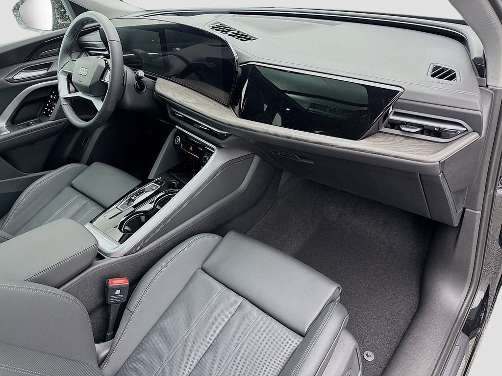 Used 2025 Audi Q5 Premium Plus w/ Premium Plus AWD/4WD image 17