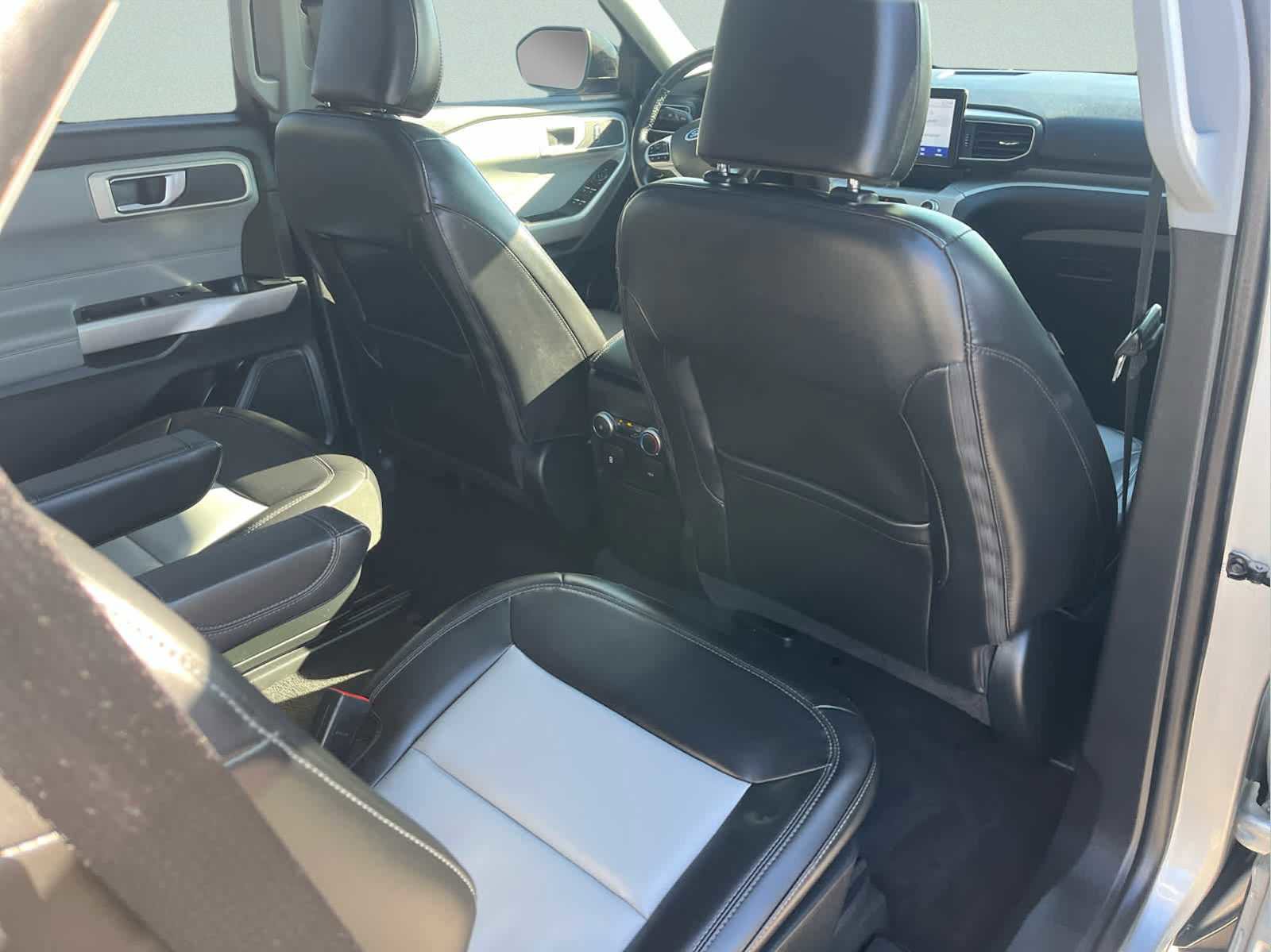 Used 2022 Ford Explorer XLT w/ Equipment Group 202A image 20
