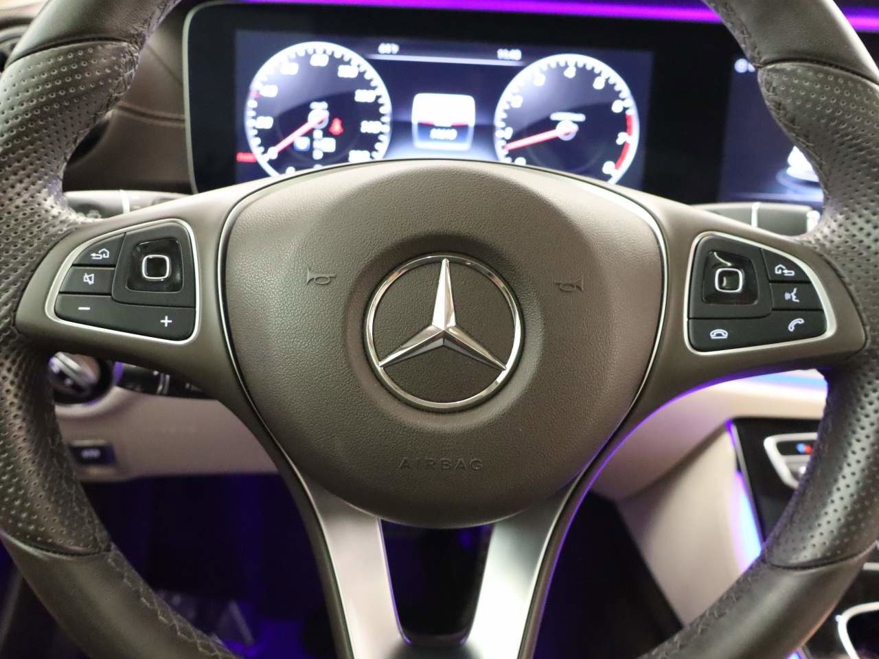 Used 2018 Mercedes-Benz E 400 Coupe image 12