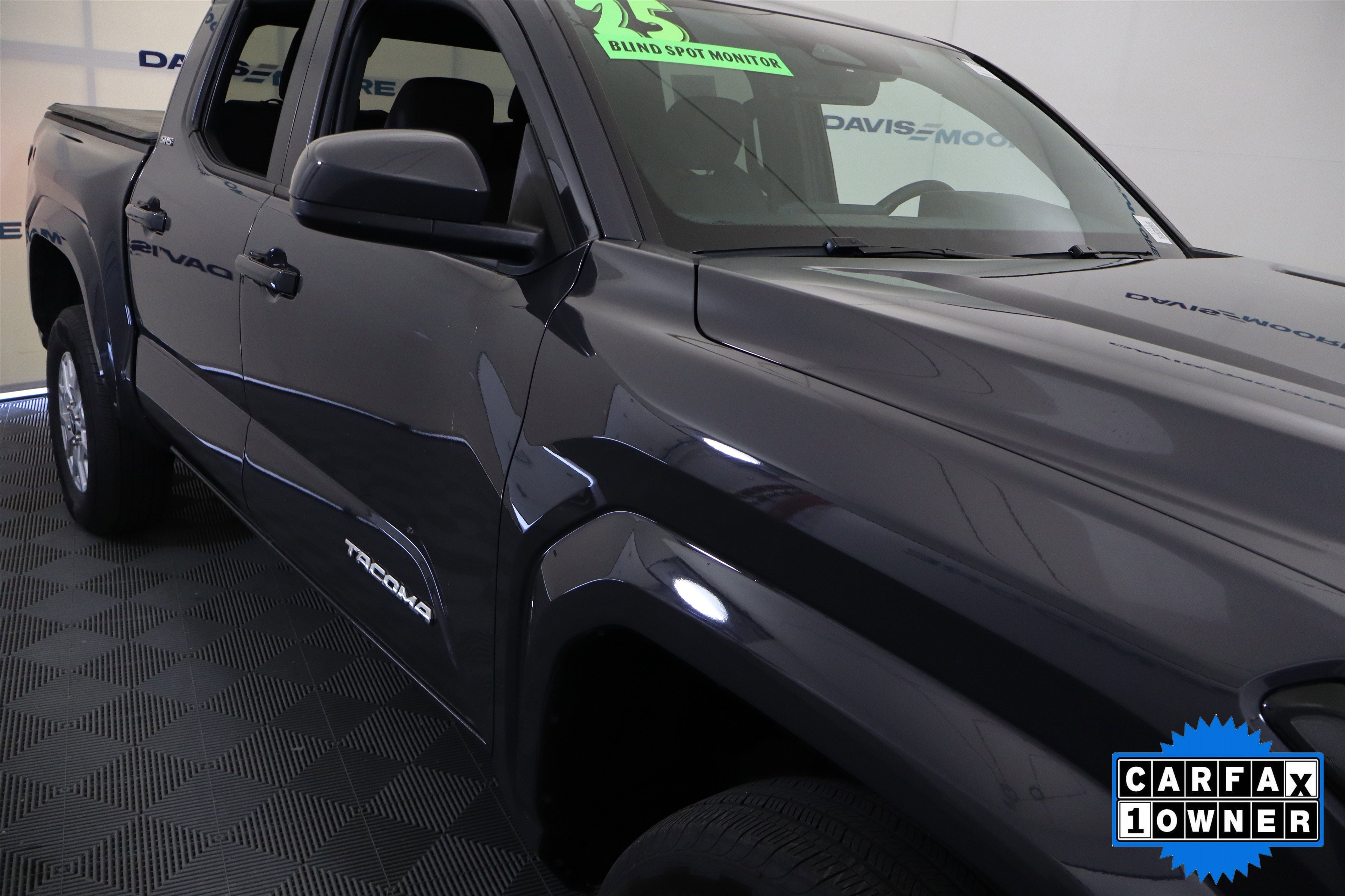 Used 2025 Toyota Tacoma SR5 AWD/4WD image 4