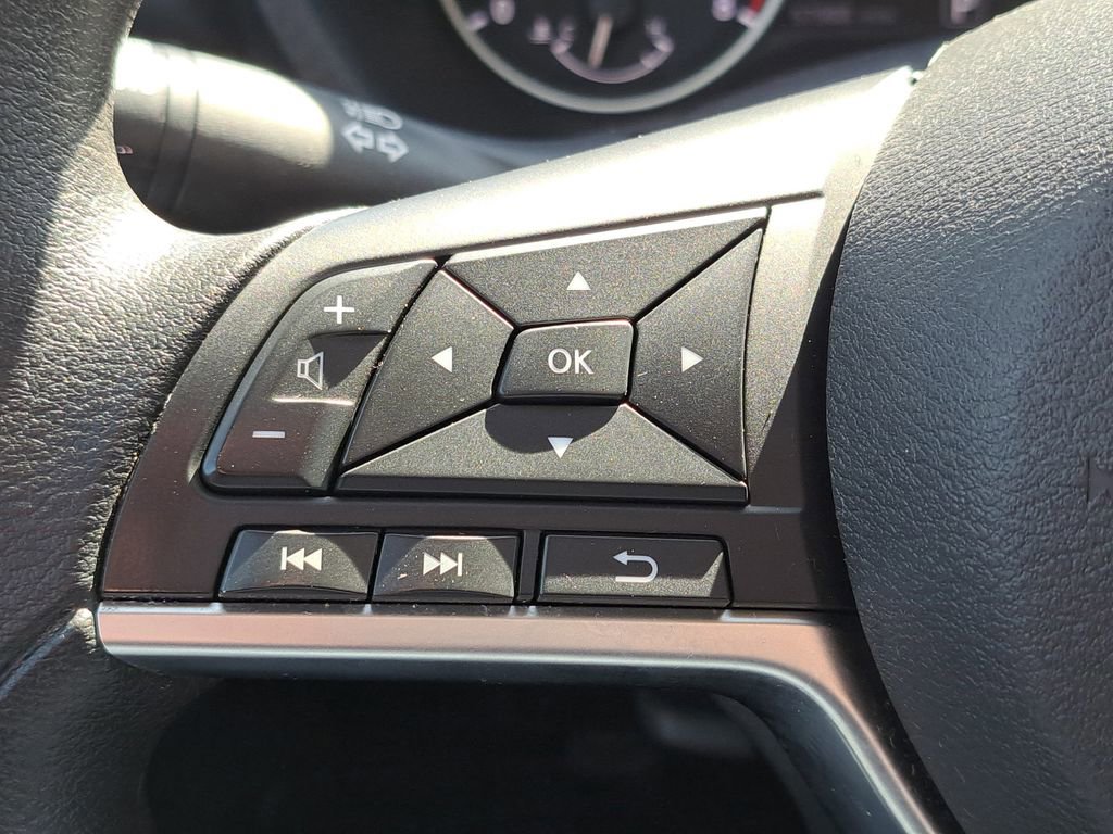 Used 2023 Nissan Sentra SV FWD image 25