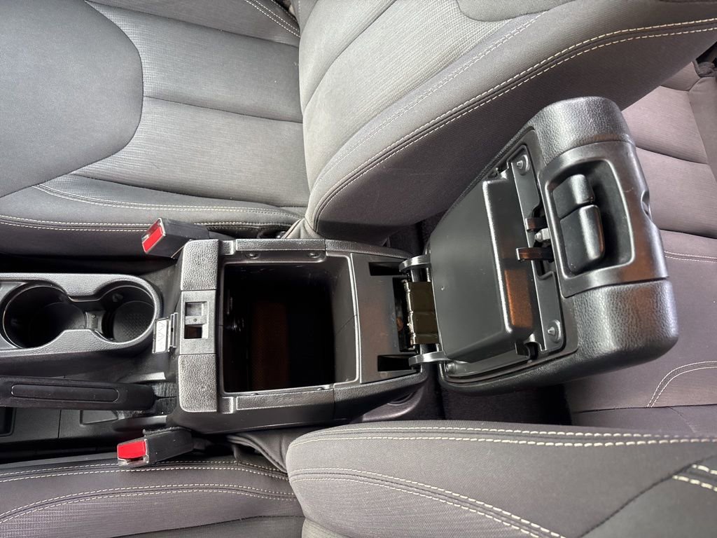 Used 2016 Jeep Wrangler Rubicon w/ Connectivity Group image 38