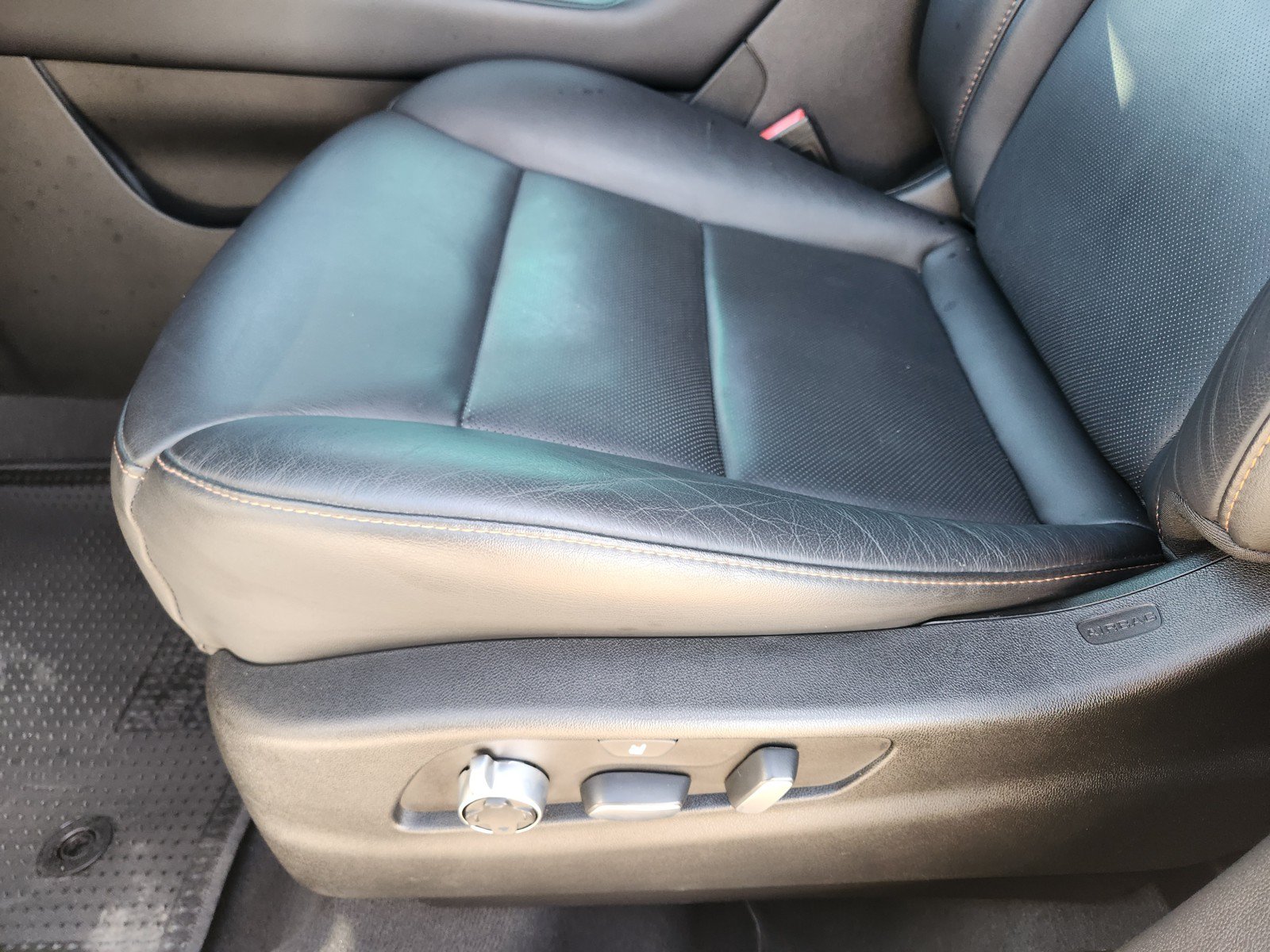 Used 2021 Cadillac XT4 Sport FWD image 21