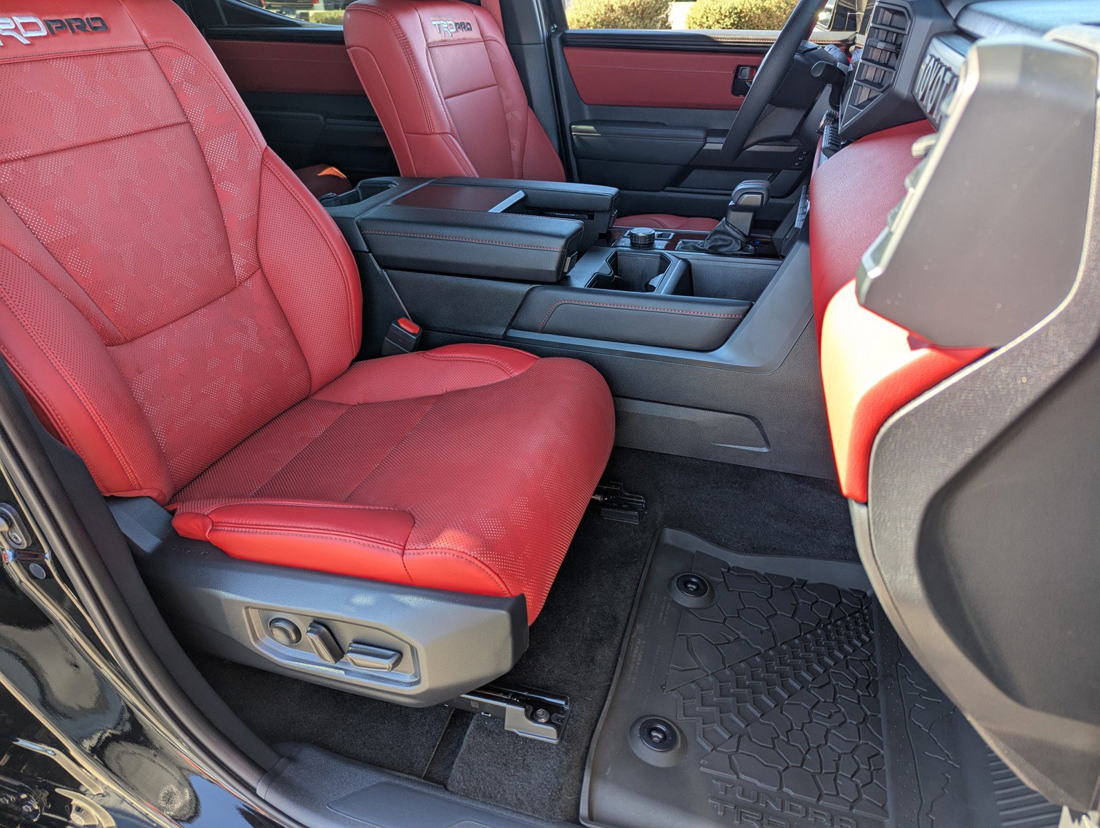 Used 2025 Toyota Tundra TRD Pro AWD/4WD image 11