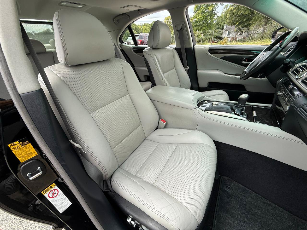 Used 2014 Lexus LS 460 AWD w/ Comfort Package image 28