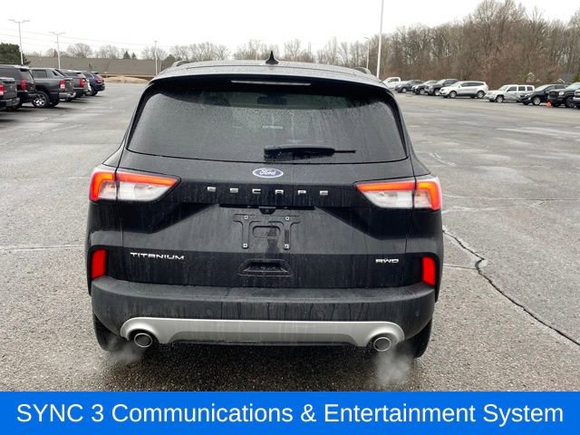 Used 2022 Ford Escape Titanium AWD/4WD image 4