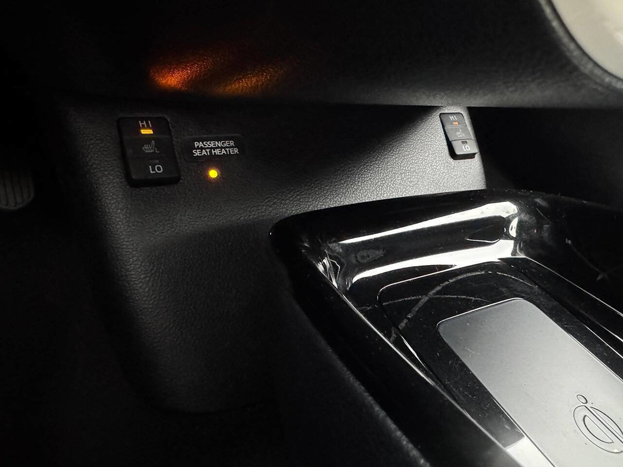 Used 2018 Toyota Prius Prime Premium image 19