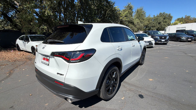 New 2027 Honda HR-V Sport image 4
