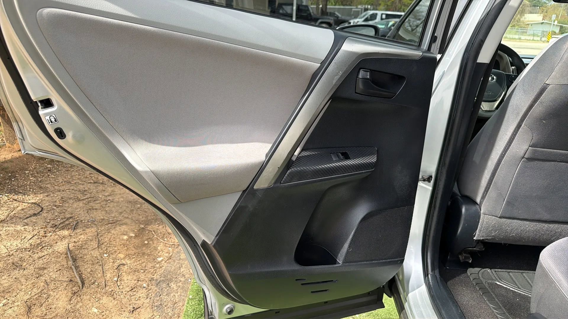 Used 2013 Toyota RAV4 XLE AWD/4WD image 21