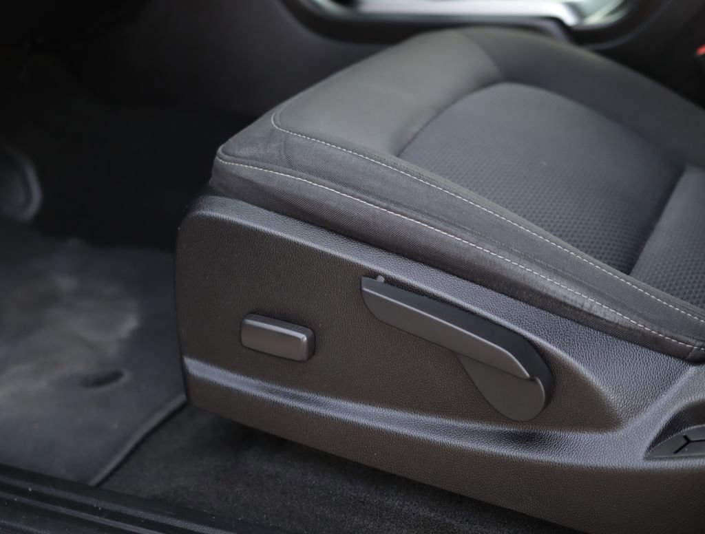 Used 2017 Chevrolet Colorado LT w/ LT Convenience Package image 20