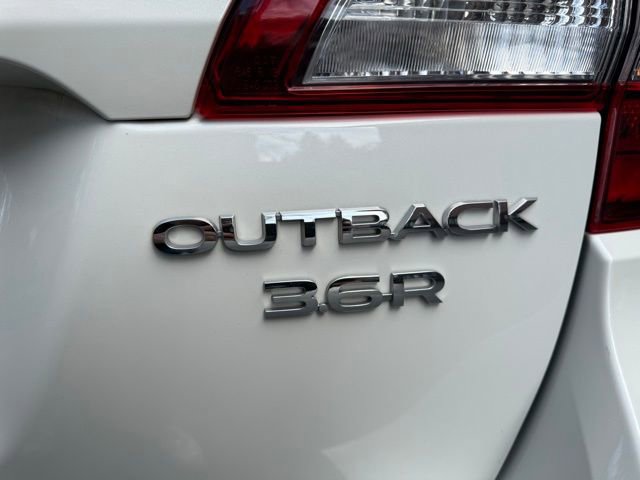 Used 2017 Subaru Outback 3.6R Limited image 34