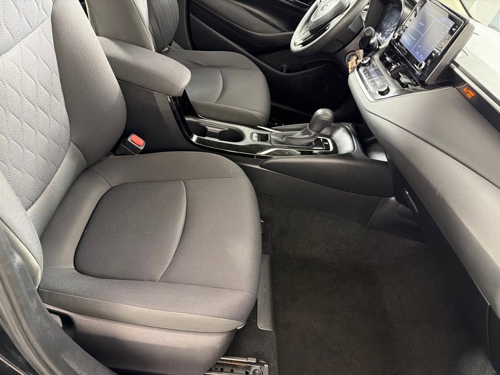 Used 2022 Toyota Corolla LE image 20