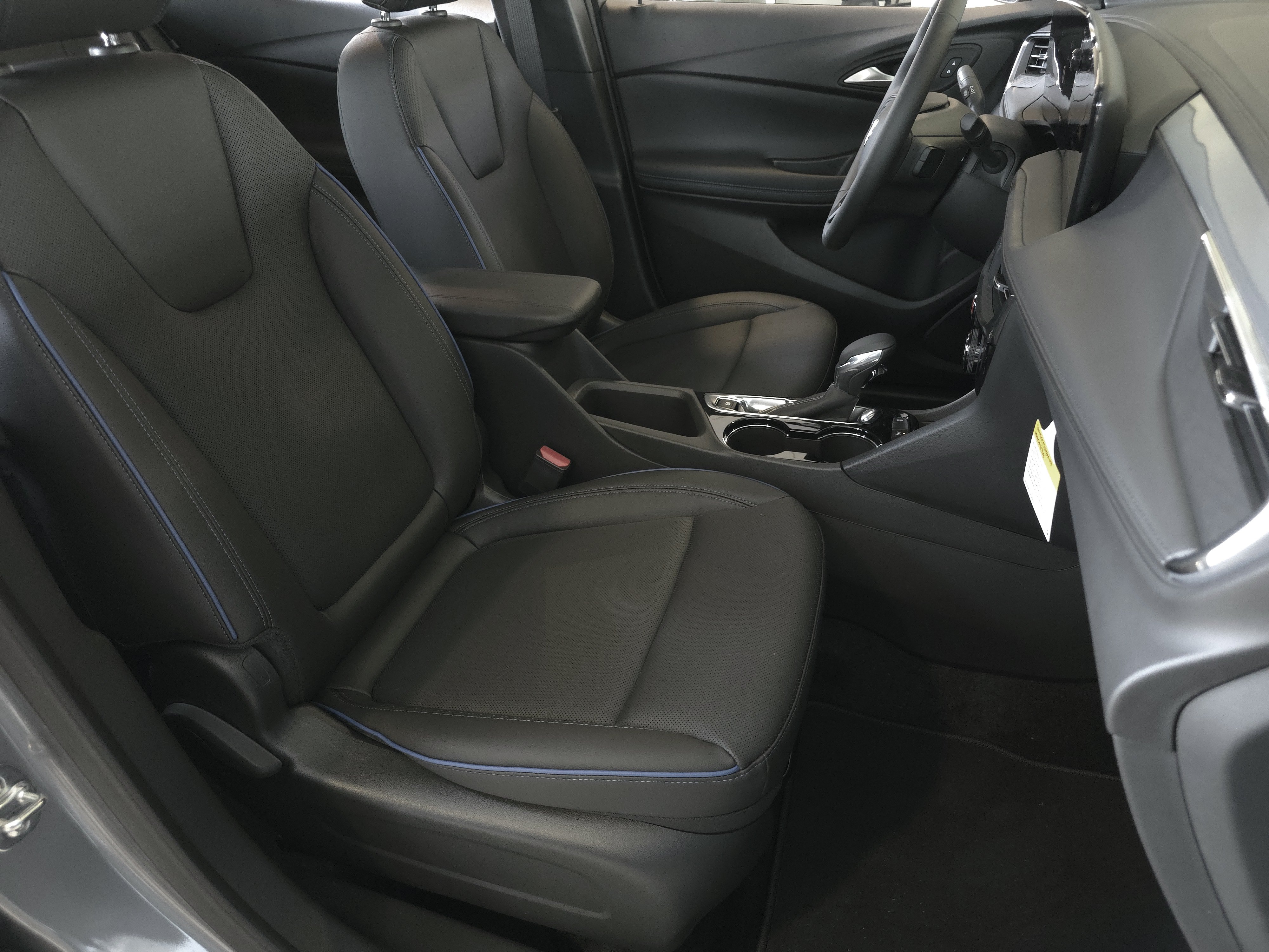 New 2026 Buick Encore GX Sport Touring w/ Comfort Package FWD image 32