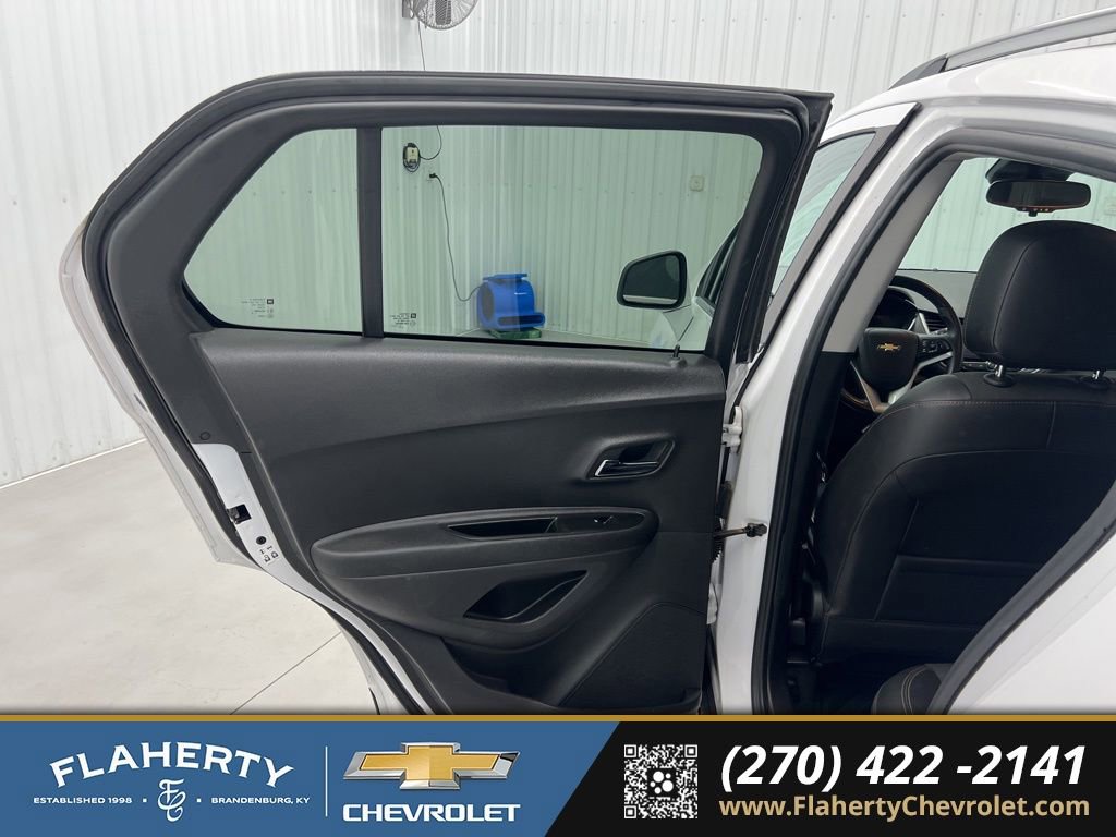 Used 2020 Chevrolet Trax LT w/ LT Convenience Package image 10