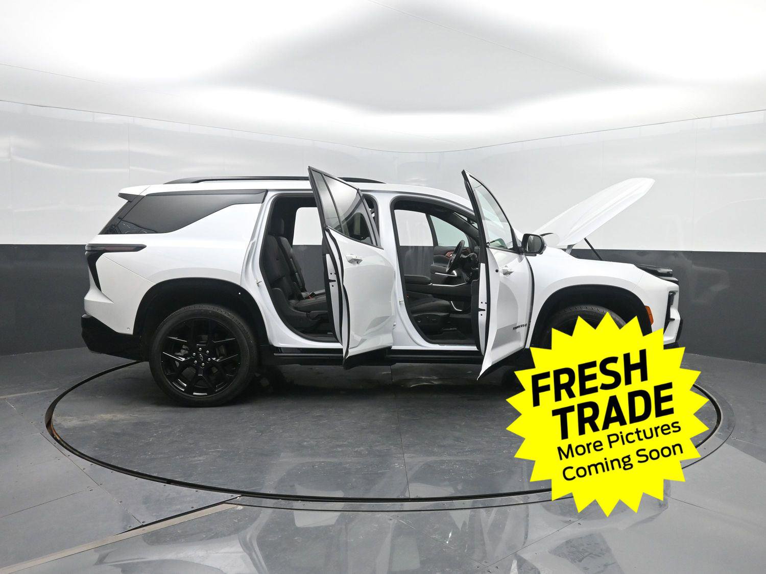 Used 2024 Chevrolet Traverse RS image 54