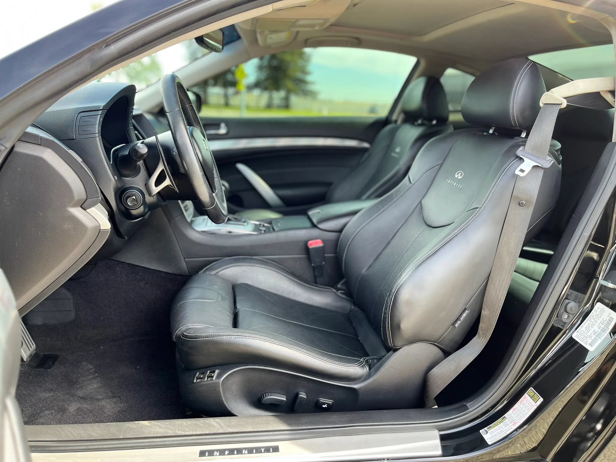 Used 2014 INFINITI Q60 Journey w/ Premium Package RWD image 10