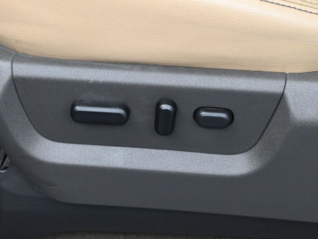 Used 2013 Ford F250 Lariat image 9