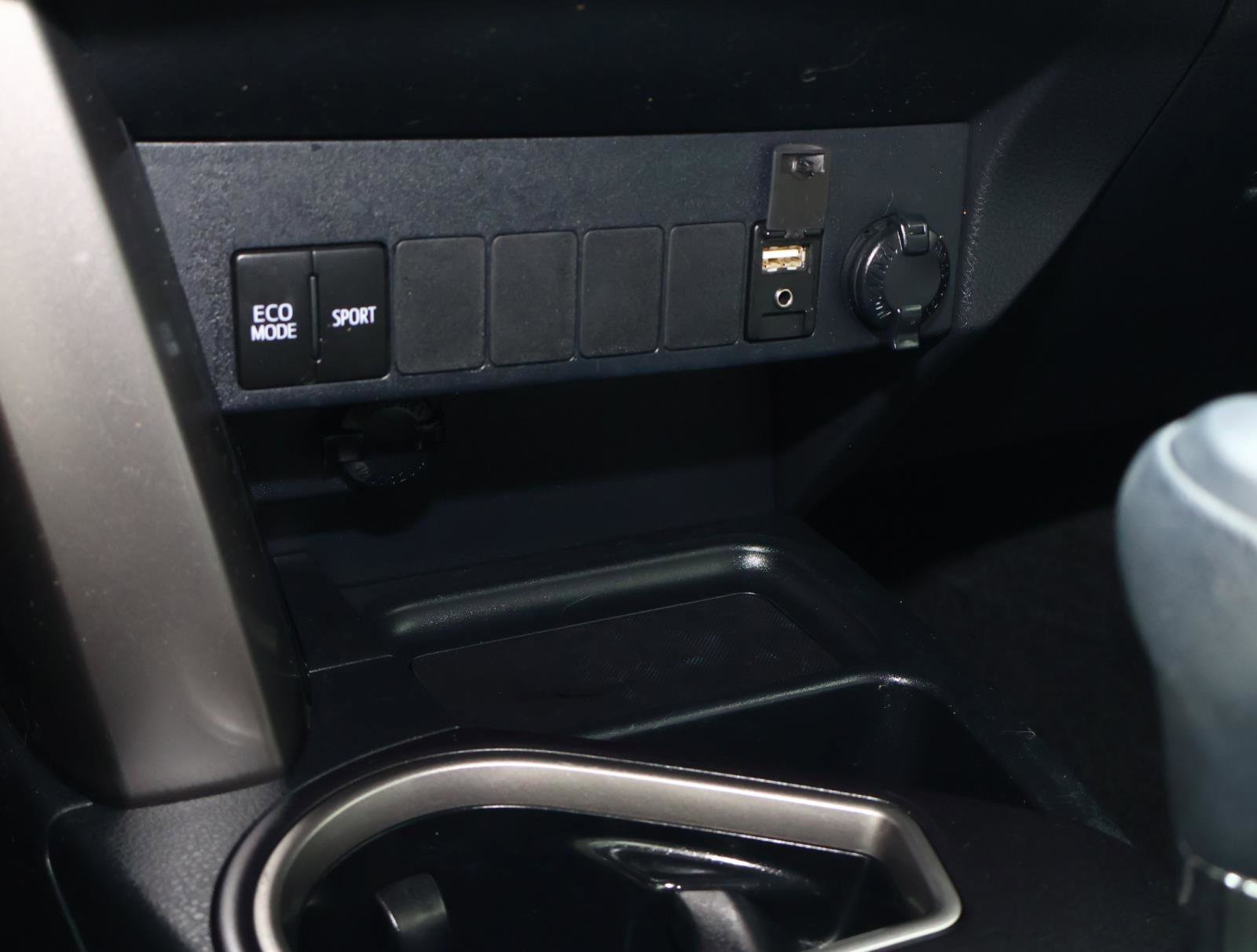 Used 2017 Toyota RAV4 XLE image 26