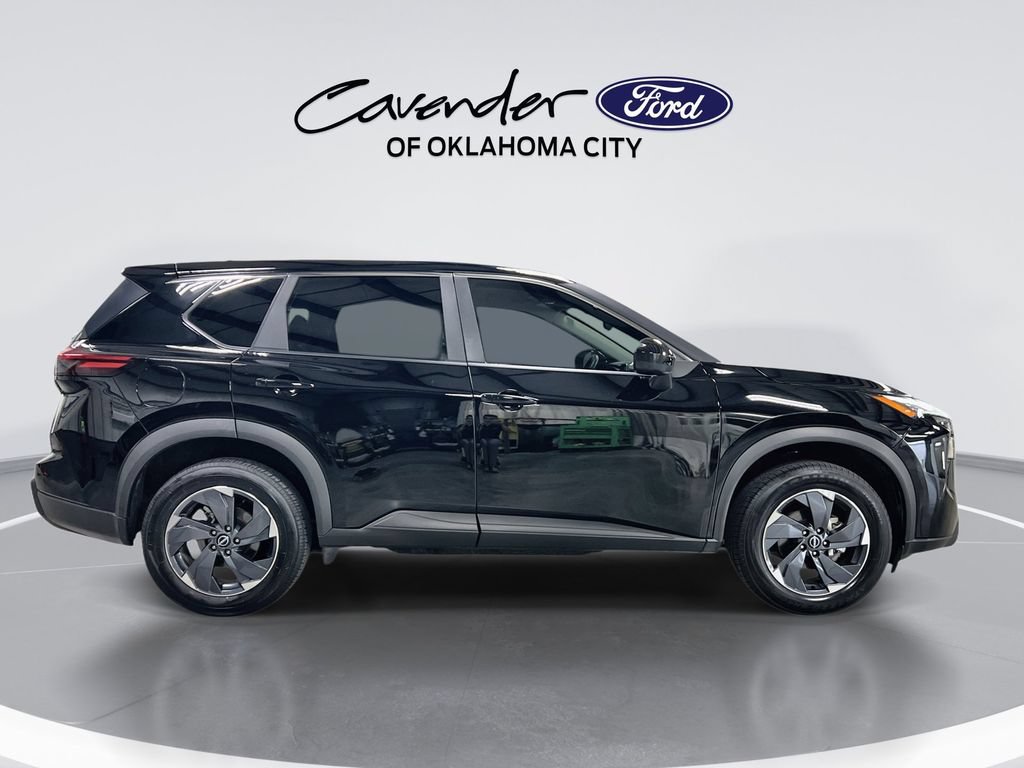 Used 2025 Nissan Rogue SV FWD image 9