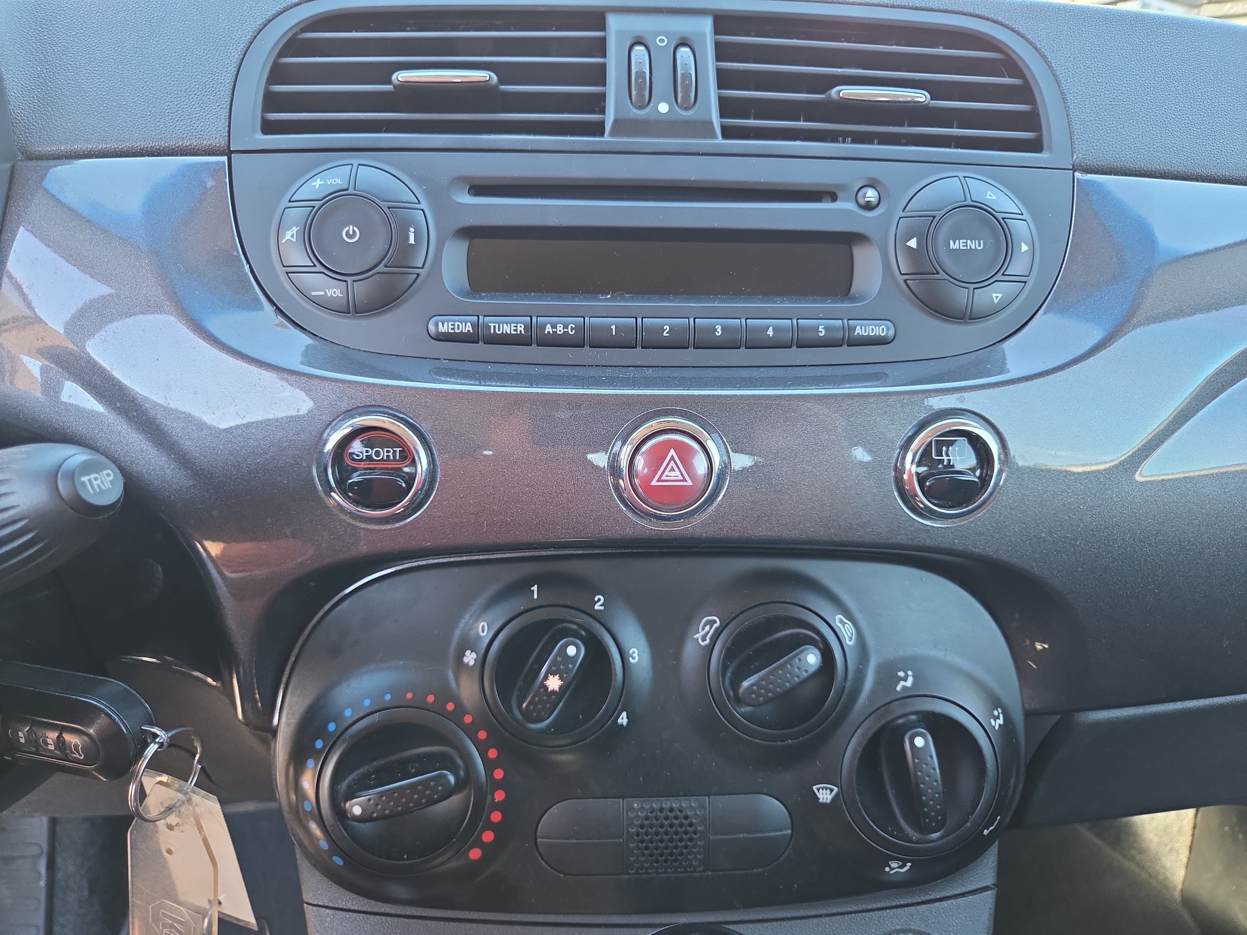 Used 2015 FIAT 500 Pop FWD image 22