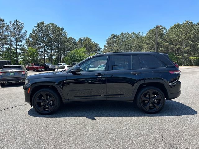 Used 2023 Jeep Grand Cherokee Altitude AWD/4WD image 4