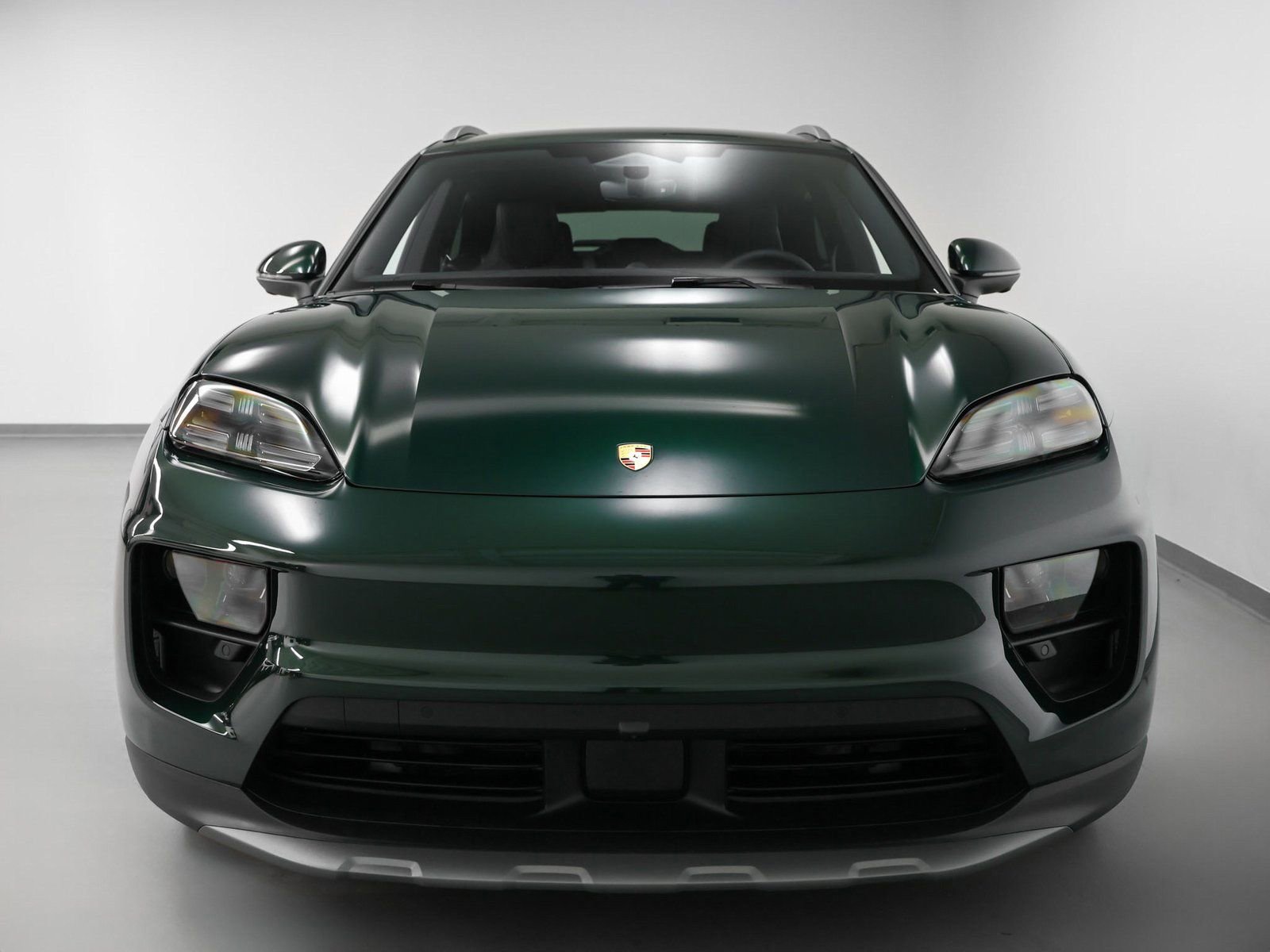 New 2025 Porsche Macan 4 Electric image 8