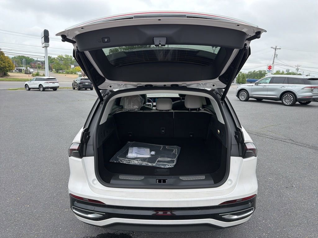 New 2026 Lincoln Nautilus Reserve AWD/4WD image 16