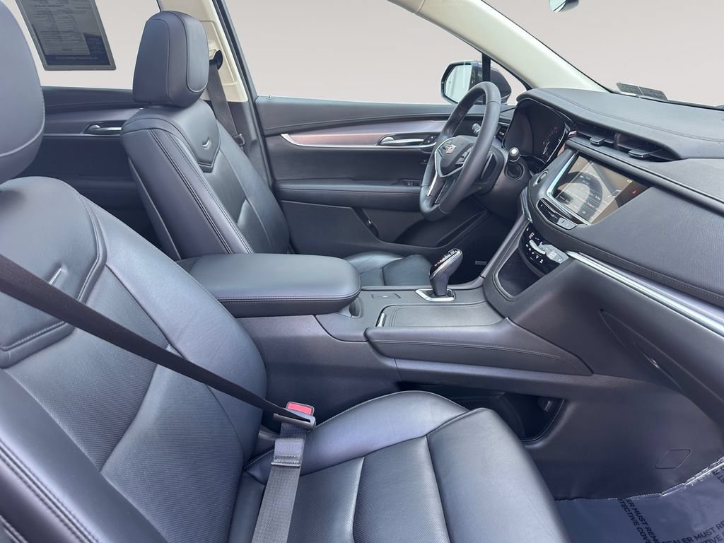 Used 2018 Cadillac XT5 Luxury w/ Driver Awareness Package FWD image 15