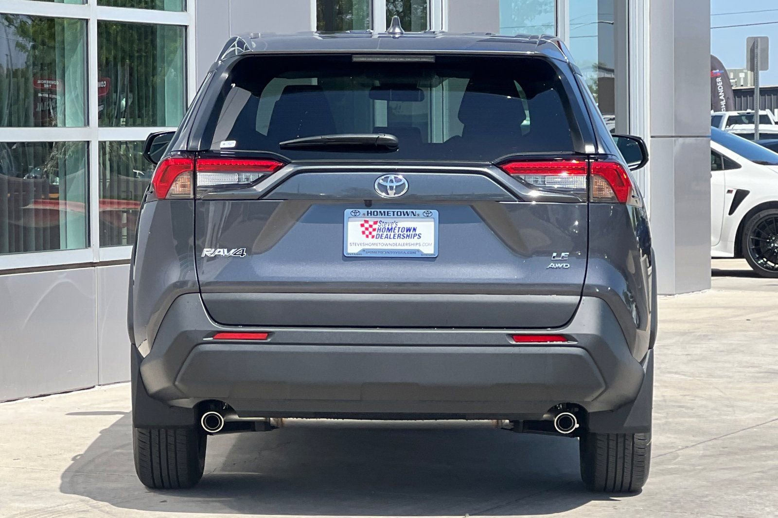 Used 2025 Toyota RAV4 LE AWD/4WD image 5
