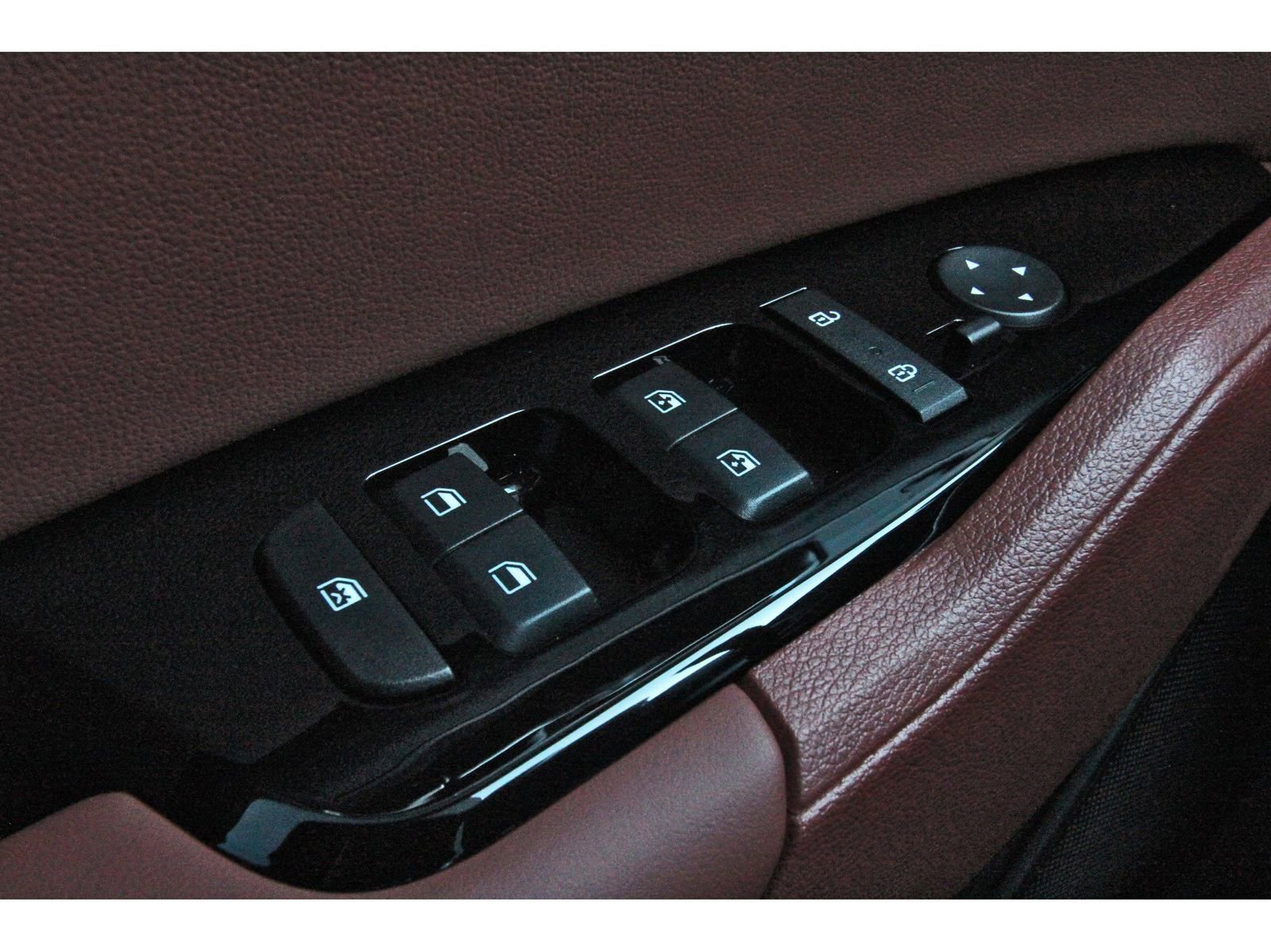 Used 2025 Kia Sportage SX image 22