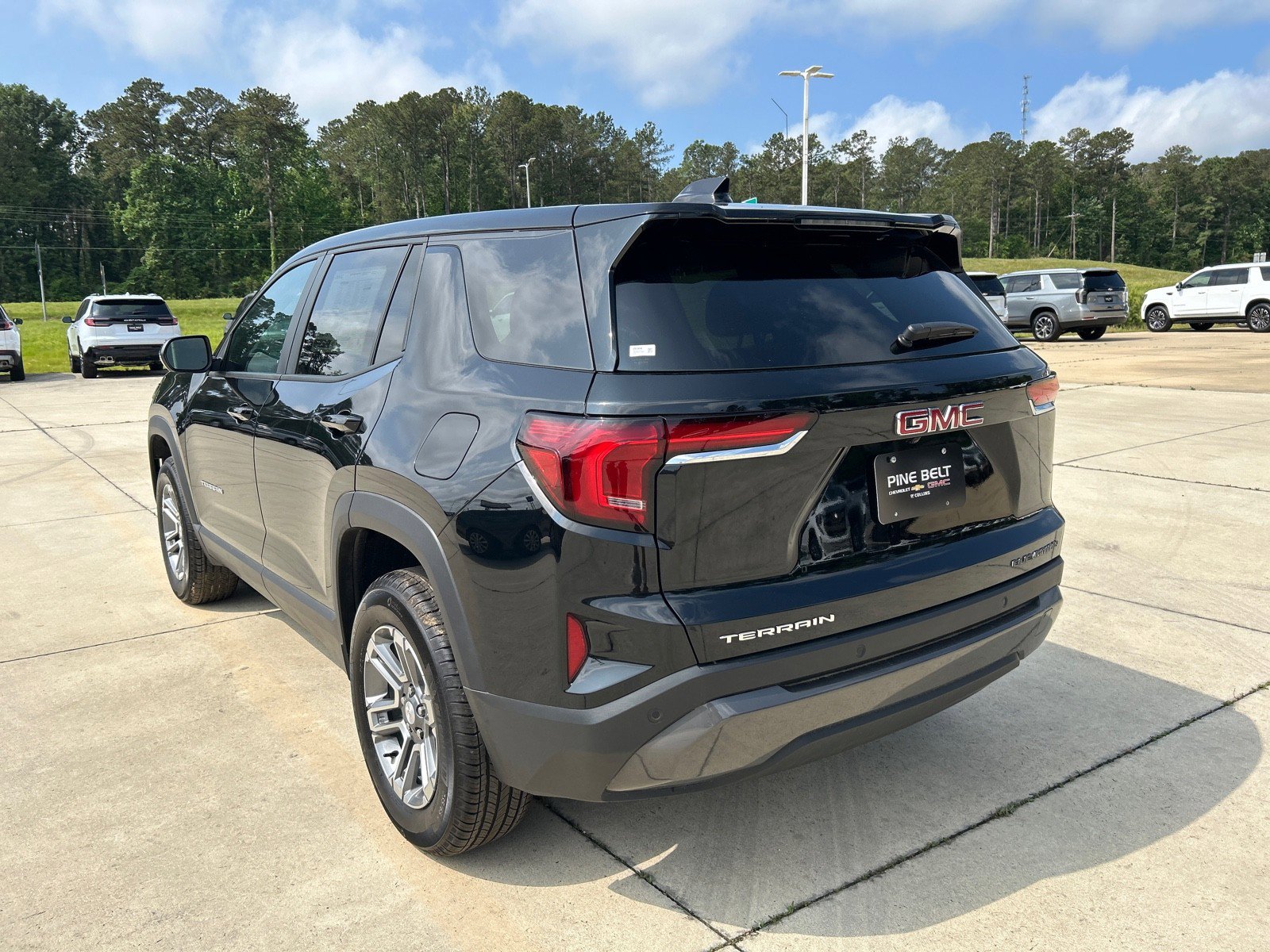 New 2026 GMC Terrain Elevation FWD image 4