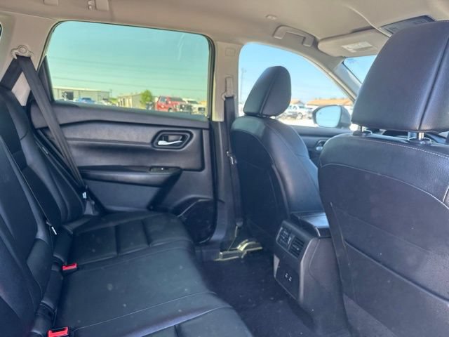 Used 2025 Nissan Rogue SL AWD/4WD image 18