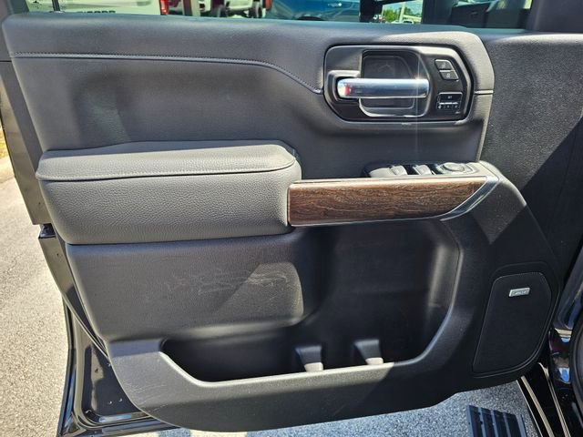 Used 2022 GMC Sierra 2500 Denali w/ Denali Black Diamond Edition AWD/4WD image 18