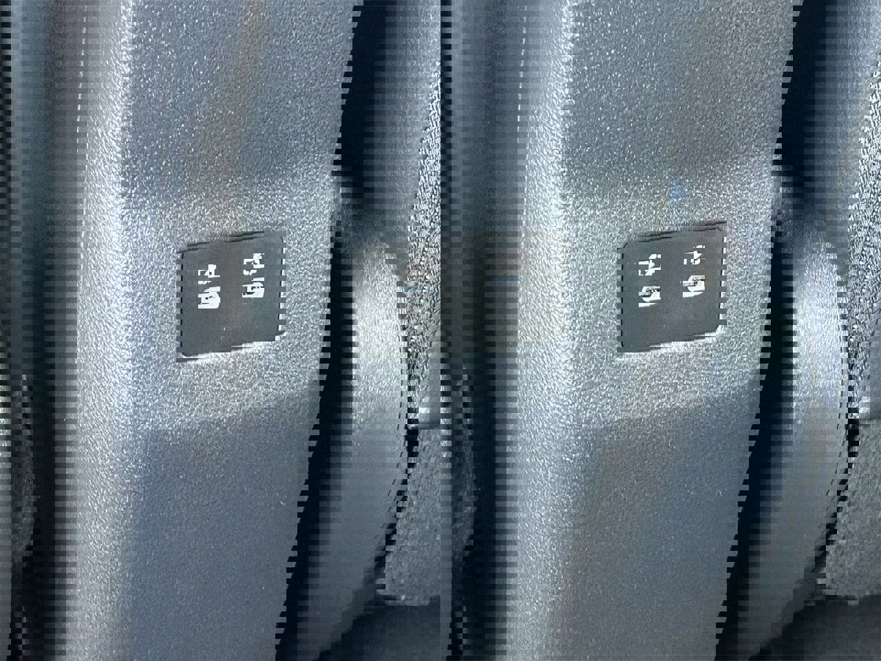 New 2026 Nissan Kicks SR image 17