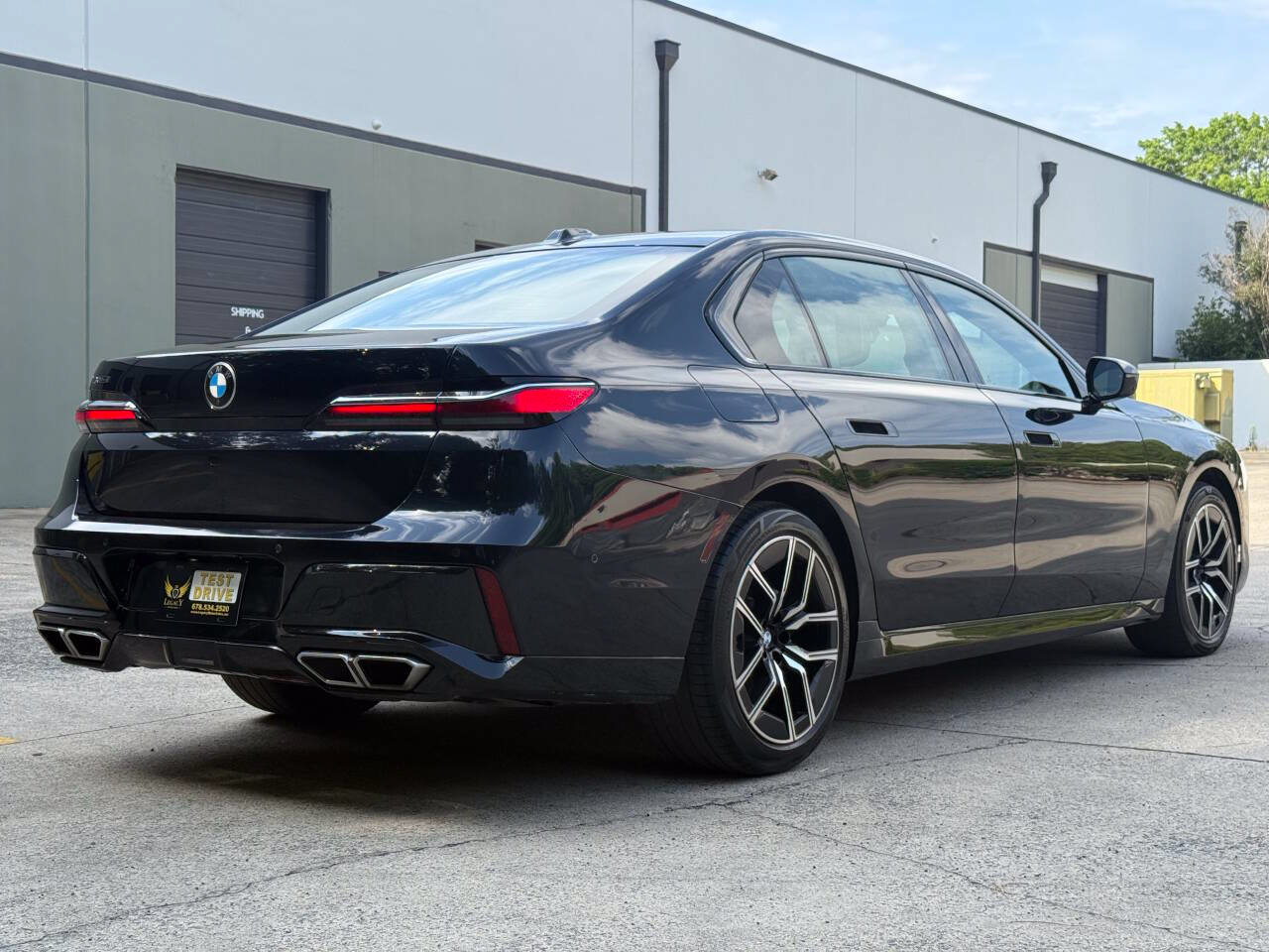 Used 2023 BMW 760i xDrive AWD/4WD image 9