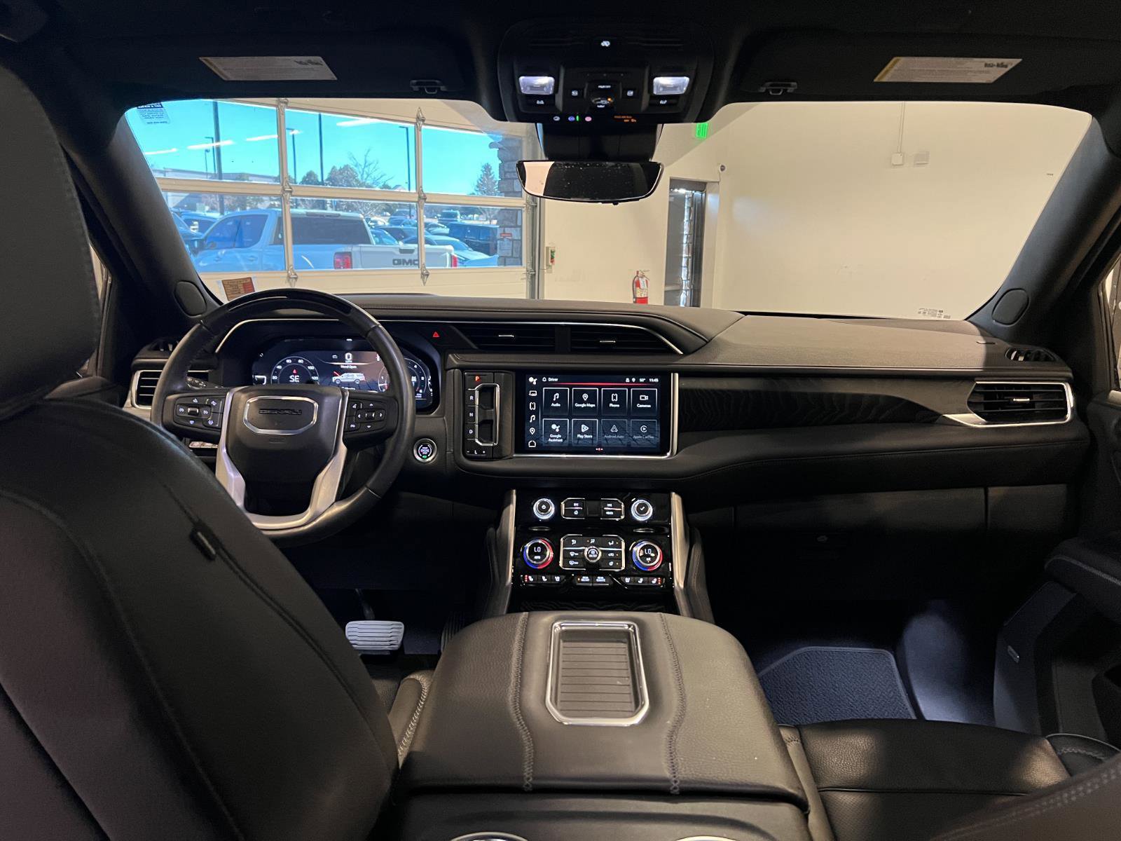 Used 2024 GMC Yukon Denali w/ Advanced Technology Package image 33