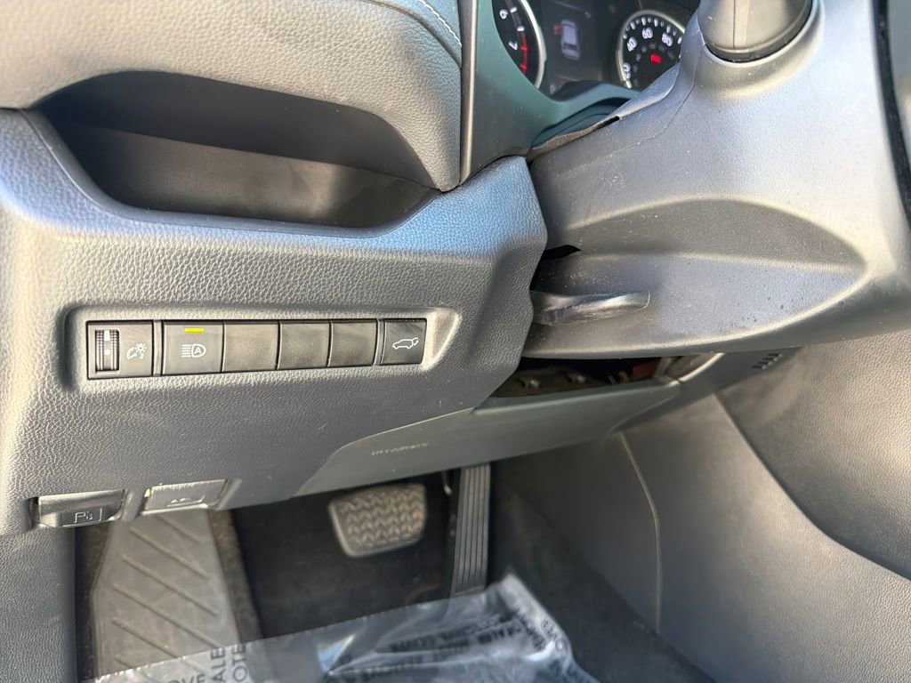 Used 2020 Toyota RAV4 XLE w/ Convenience Package image 19