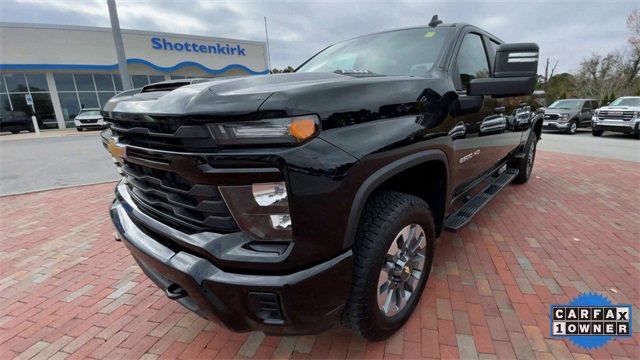 Used 2025 Chevrolet Silverado 2500 Custom w/ Custom Convenience Package image 5