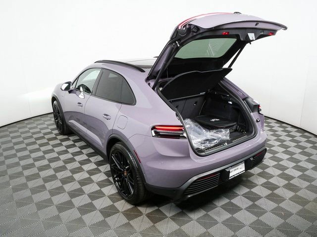 New 2026 Porsche Macan 4 Electric AWD/4WD image 32