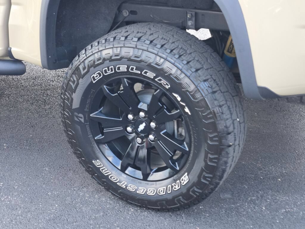 Used 2021 Chevrolet Colorado ZR2 w/ ZR2 Dusk Special Edition AWD/4WD image 19