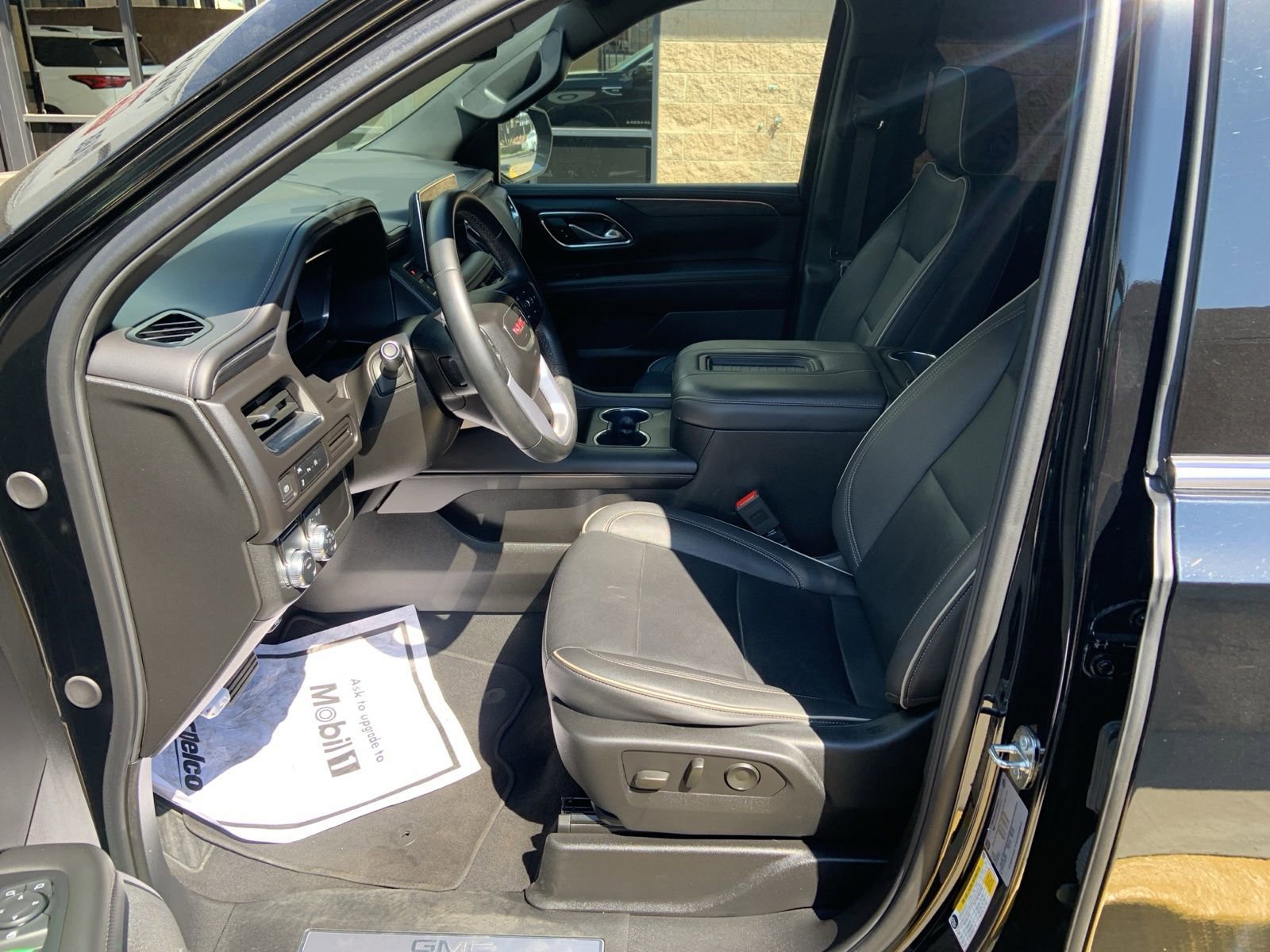 Used 2023 GMC Yukon XL SLT RWD image 20