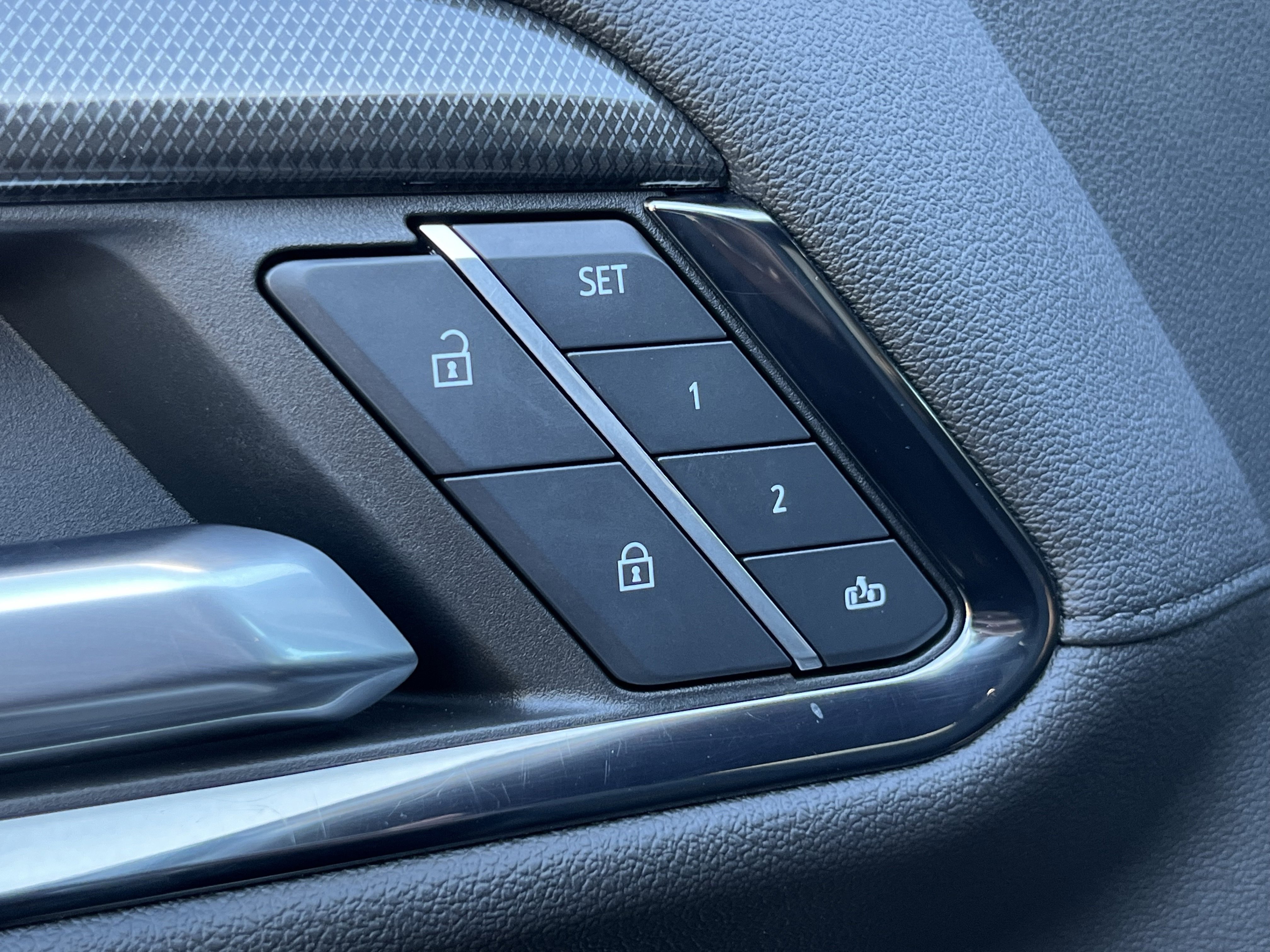 Used 2024 GMC Sierra 1500 AT4 w/ Technology Package image 20