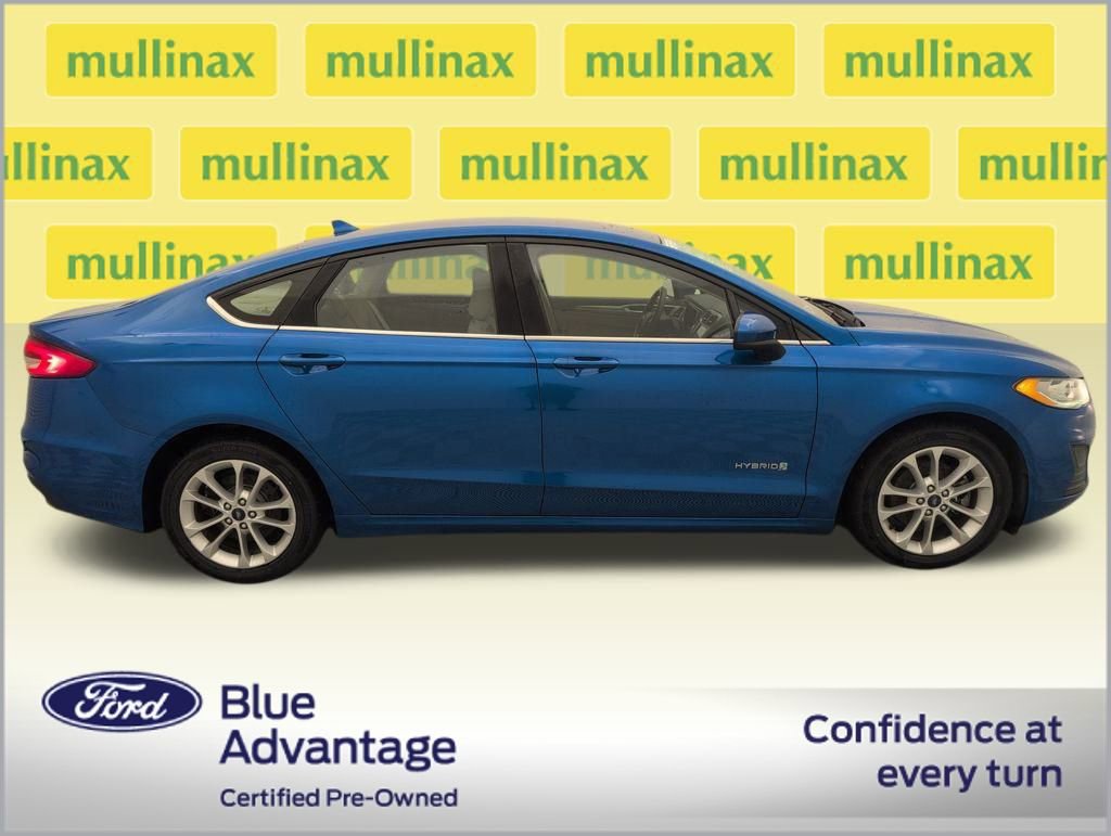 Certified 2019 Ford Fusion SE image 2