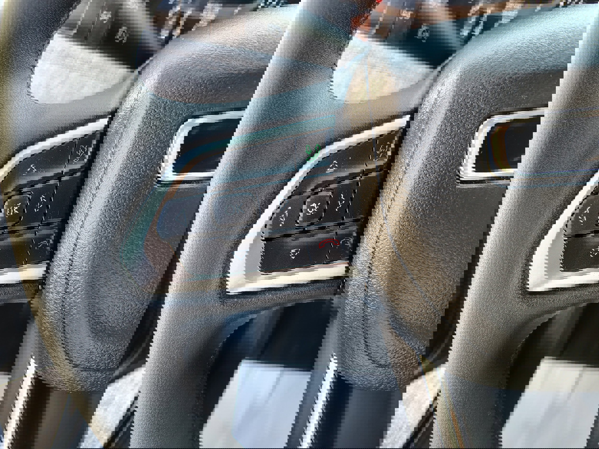 Certified 2023 Jeep Compass Latitude image 28