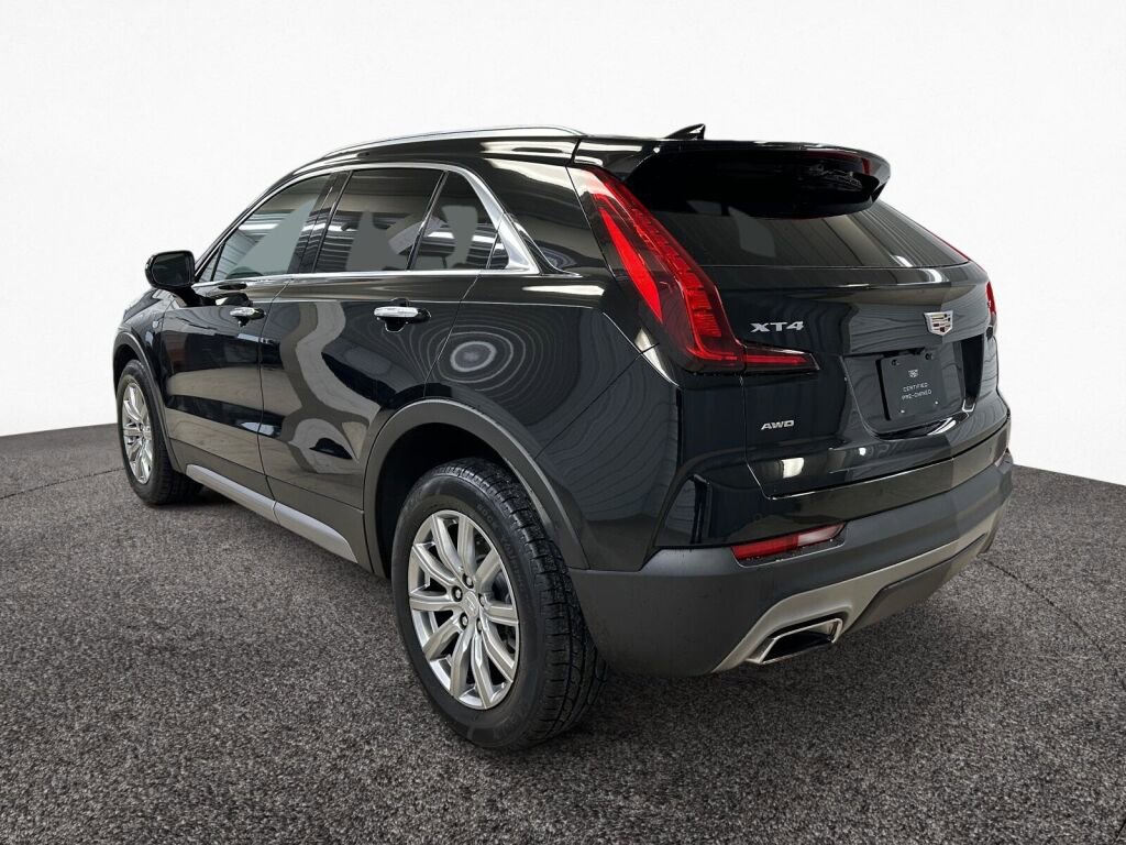 Certified 2022 Cadillac XT4 Premium Luxury w/ Enhanced Visibility Package image 2