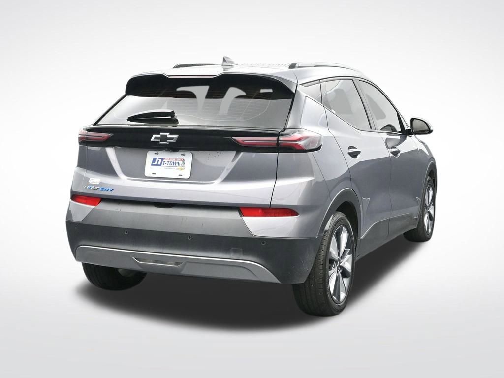 Used 2022 Chevrolet Bolt EUV LT w/ Convenience Package image 11