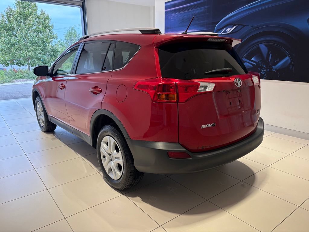 Used 2015 Toyota RAV4 LE AWD/4WD image 2