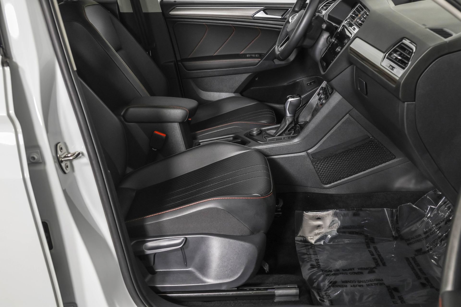 Used 2024 Volkswagen Tiguan Wolfsburg Edition image 44