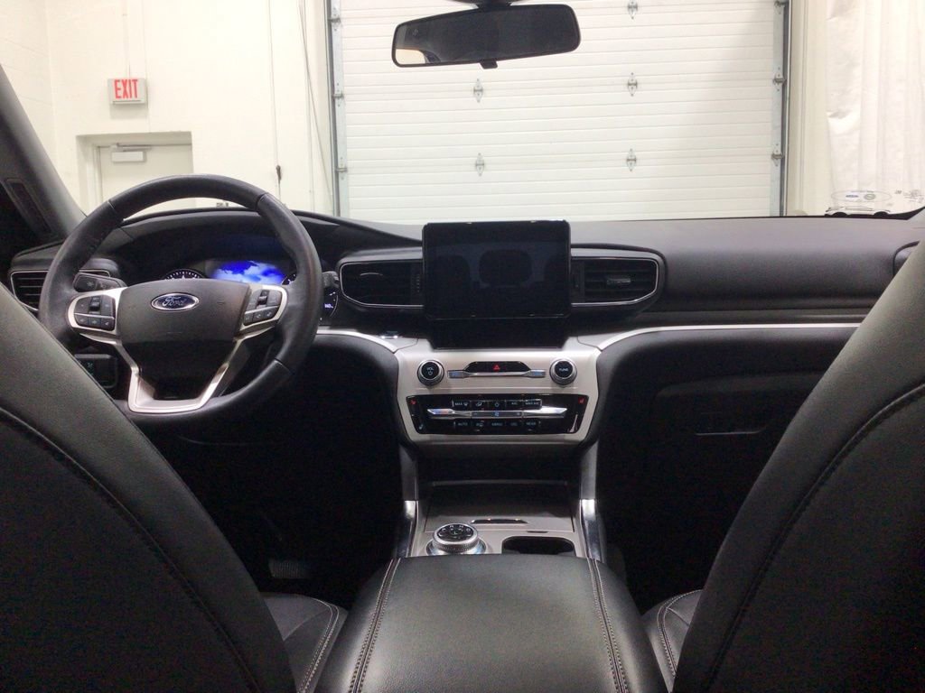 Used 2022 Ford Explorer XLT w/ Equipment Group 202A image 33