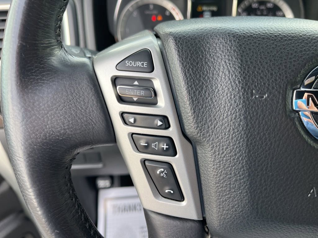 Used 2018 Nissan Titan SV w/ SV Convenience Package image 18